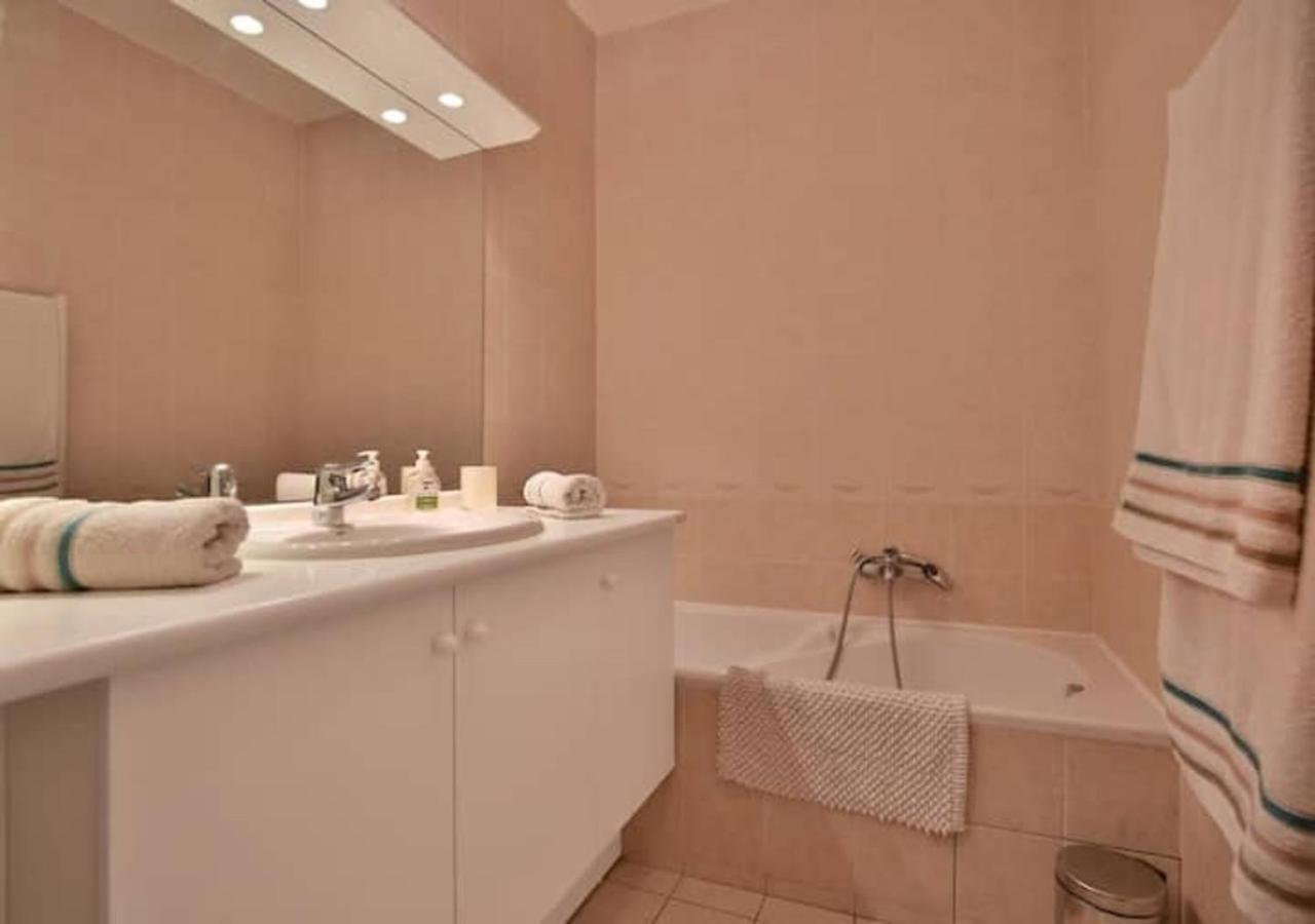 Charming Two-Bedroom Apartment With Balcony And Garage By The Marina Antibes Exterior foto